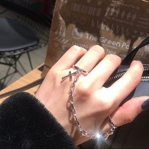 Jump Chain Cross Ring